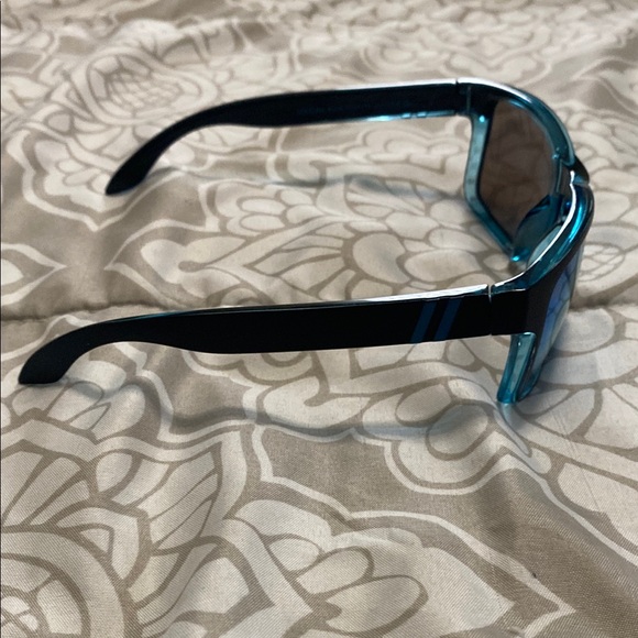 Blenders Canyon Fortune Blue Sunglasses - Picture 10 of 12